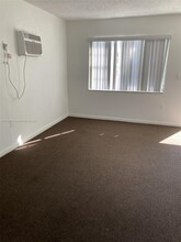 17450 SW 106th Ave in Miami, FL - Building Photo - Building Photo