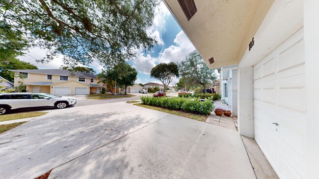 105 Pheasant Run Blvd in West Palm Beach, FL - Building Photo - Building Photo