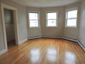 35 Speridakis Ter, Unit 2 in Cambridge, MA - Building Photo - Building Photo