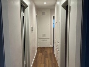 2718 Lancaster Dr in East Point, GA - Foto de edificio - Building Photo