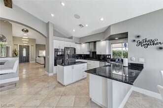 2984 Sun Lake Dr in Las Vegas, NV - Foto de edificio - Building Photo