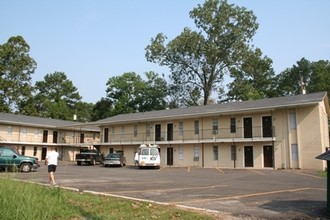 Sycamore Court in Baton Rouge, LA - Building Photo - Building Photo