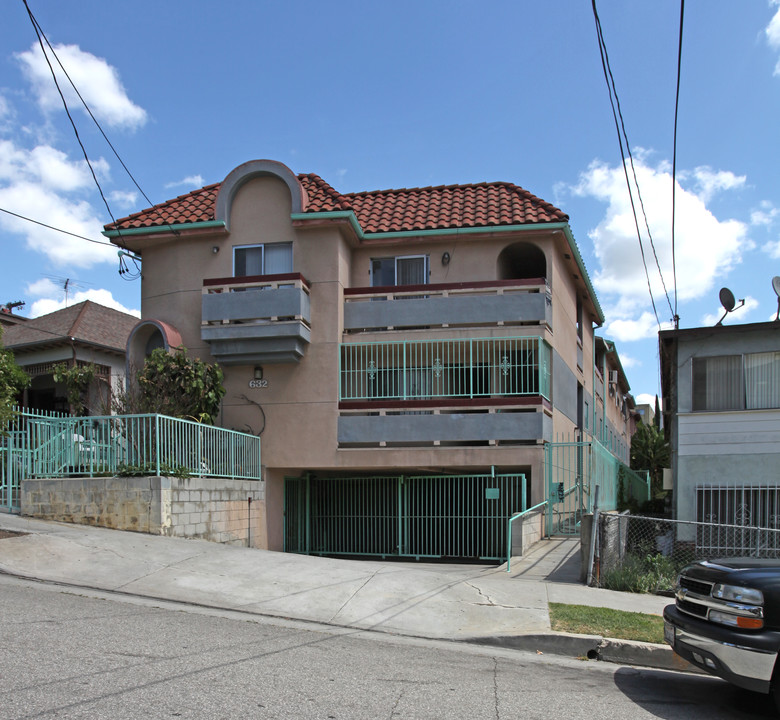 632 N Bunker Hill Ave in Los Angeles, CA - Building Photo