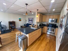 38 W Main St, Unit 3 in Mystic, CT - Building Photo