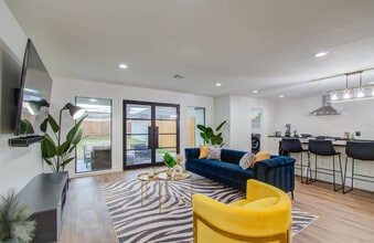 5407 Ariel St in Houston, TX - Building Photo - Building Photo