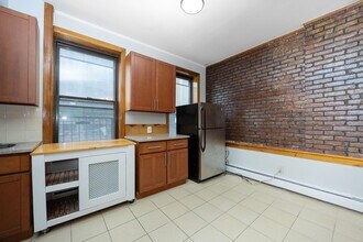 229-231-231 Newark Ave in Jersey City, NJ - Building Photo - Building Photo