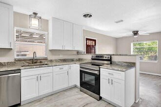 1310 W Woodlawn Ave in Tampa, FL - Building Photo - Building Photo
