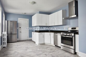 52 Mansfield St, Unit 2 in Somerville, MA - Building Photo - Building Photo