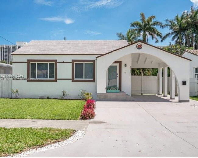 1526 NE 110th St in North Miami, FL - Building Photo - Building Photo