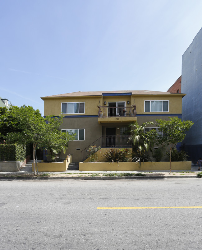 720 S Mariposa Ave in Los Angeles, CA - Building Photo - Building Photo