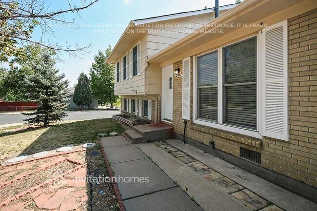 2416 S Memphis Way in Aurora, CO - Building Photo - Building Photo