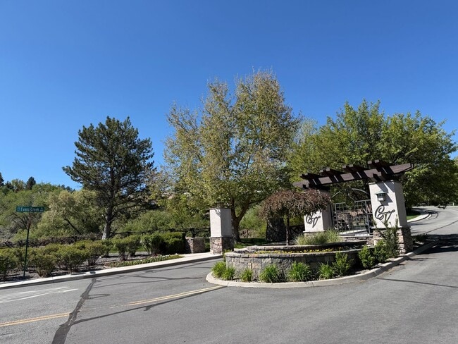 1895 Chalk Hill Ct in Reno, NV - Building Photo - Building Photo