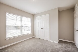 2910 57th St W in Lehigh Acres, FL - Building Photo
