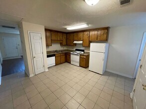 135 Hunter's Run Rd in Athens, GA - Building Photo - Building Photo