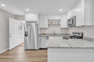 8 E Preston St in Hampton, VA - Foto de edificio - Building Photo