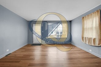 8059 Maple St in Swartz Creek, MI - Building Photo - Building Photo