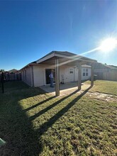 14721 Cedar Creek Way in Balch Springs, TX - Foto de edificio - Building Photo