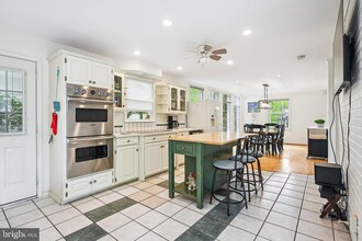 6023 Walhonding Rd in Bethesda, MD - Building Photo - Building Photo