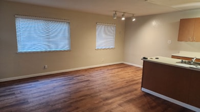 2128 Palisade Ave in Modesto, CA - Foto de edificio - Building Photo