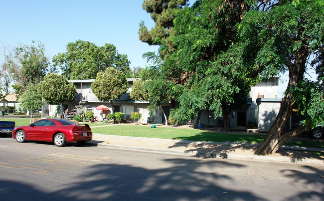 2547 E Thomas Ave in Fresno, CA - Building Photo - Building Photo