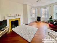 186 Naples Rd, Unit 2 in Brookline, MA - Foto de edificio - Building Photo