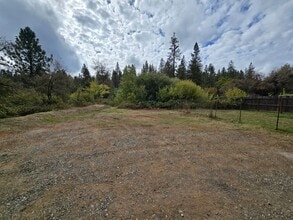 13197 La Barr Mdws Rd in Grass Valley, CA - Building Photo - Building Photo