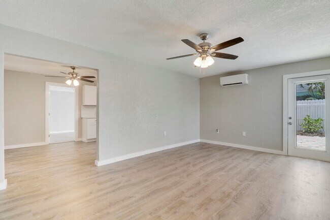 711 4th Ave S in Lake Worth Beach, FL - Building Photo - Building Photo