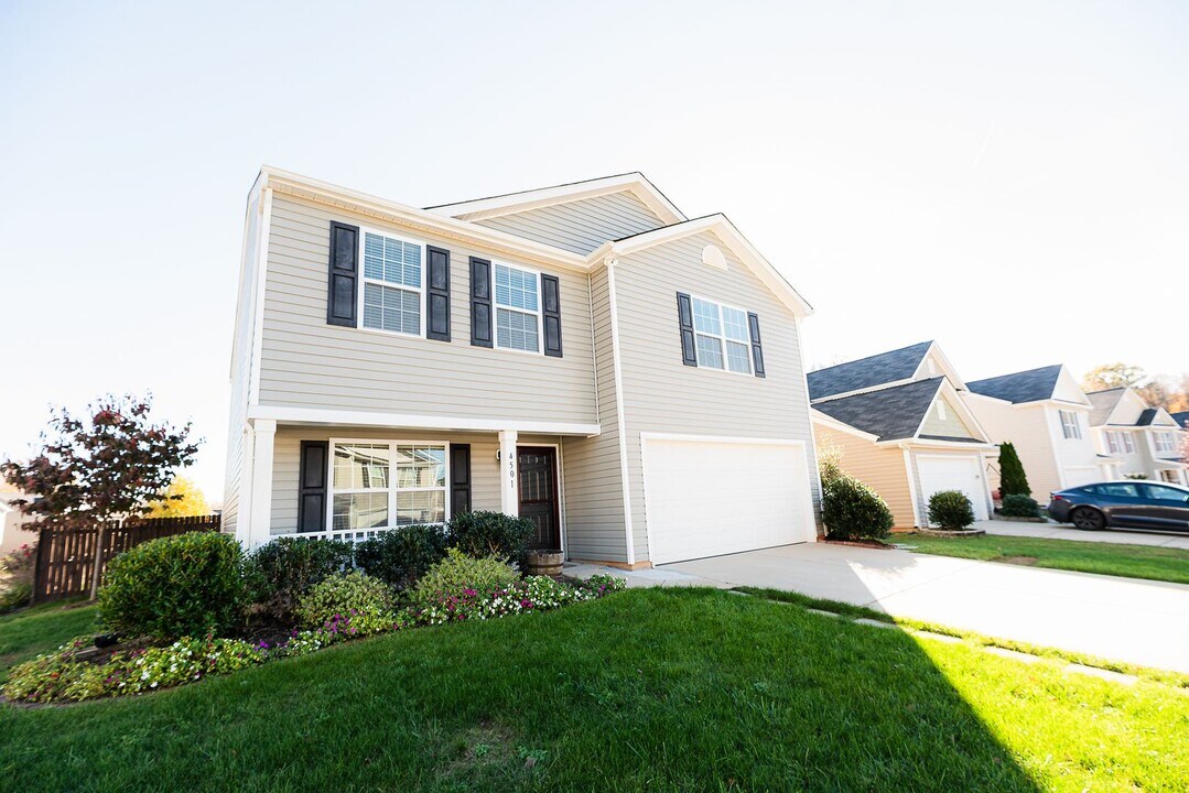 4501 Cattle Wy in Greensboro, NC - Building Photo