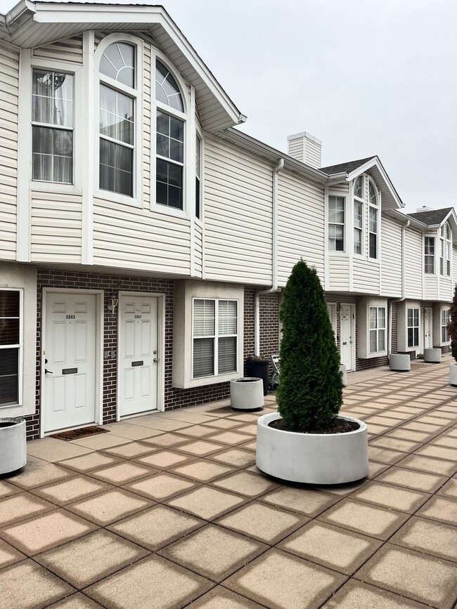 property at 5041 Warren St