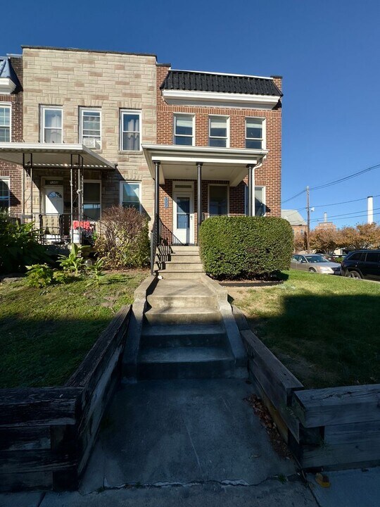 1300 Haubert St in Baltimore, MD - Building Photo
