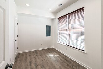 1233 Parish Ave in Claymont, DE - Building Photo - Building Photo