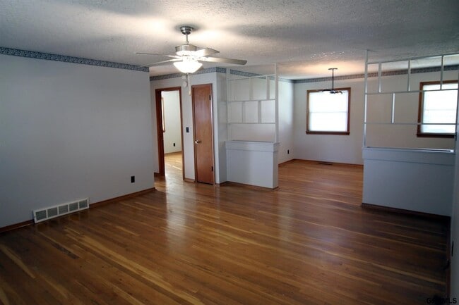 7220 Blue Ridge Dr in Bellevue, NE - Foto de edificio - Building Photo