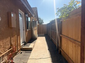 7021 Rutland Ave in Riverside, CA - Building Photo