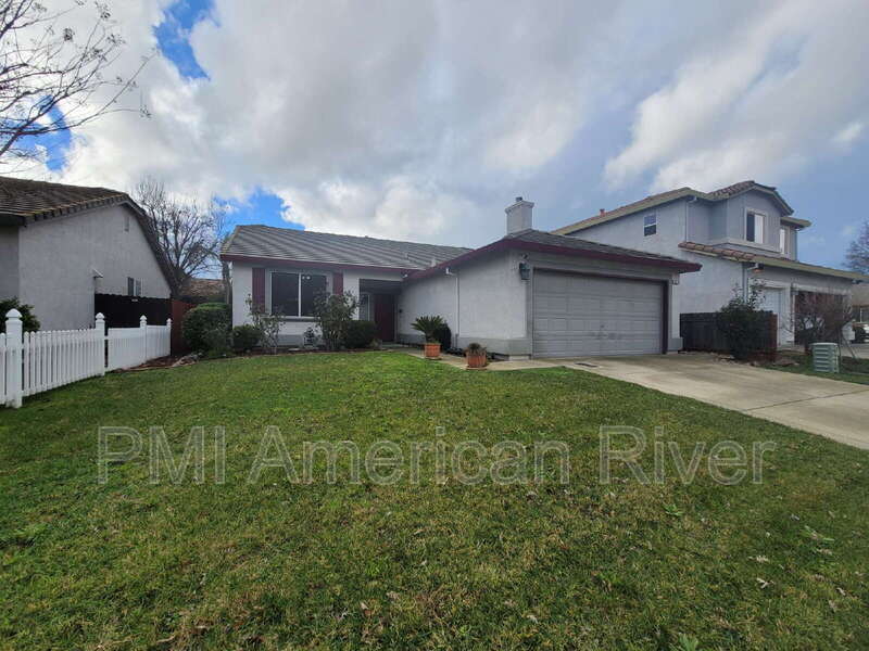 8233 Windmill Oaks Pl in Antelope, CA - Building Photo