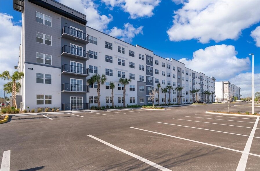 5579 Millennia Park Dr, Unit 219 in Orlando, FL - Foto de edificio