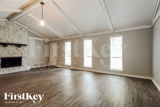 6030 Elk Grove Rd in Memphis, TN - Foto de edificio - Building Photo