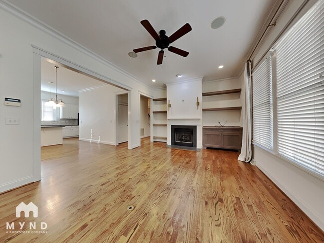 711 E 9th St in Charlotte, NC - Foto de edificio - Building Photo