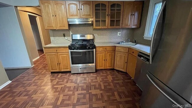 16 Garfield Ave in Valley Stream, NY - Building Photo - Building Photo