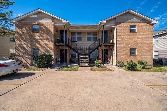 property at 2214 Katy Ln