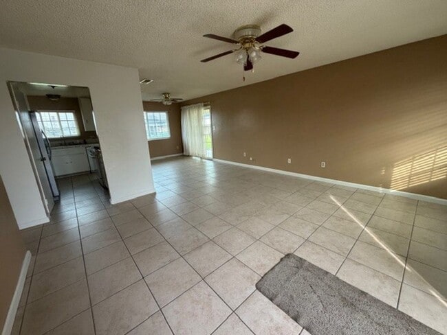 10908 Michele Ave in Bakersfield, CA - Building Photo - Building Photo