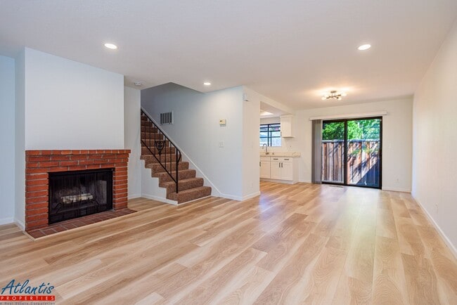 property at 2948 Moorpark Ave