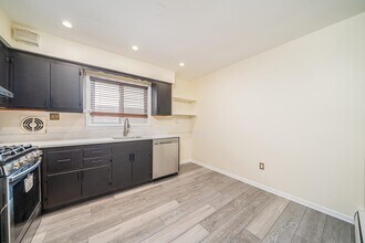 121 Ogden Ave. in Jersey City, NJ - Building Photo - Building Photo