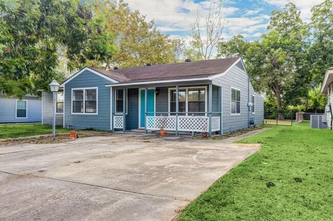 property at 1236 San Felipe St