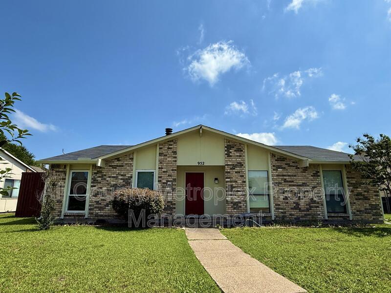952 Lockhart Dr in Plano, TX - Foto de edificio