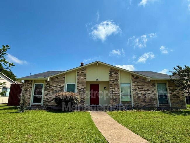 property at 952 Lockhart Dr