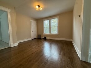 38 Duke St, Unit 38 Duke Street Fl 2 in New Brunswick, NJ - Building Photo - Building Photo