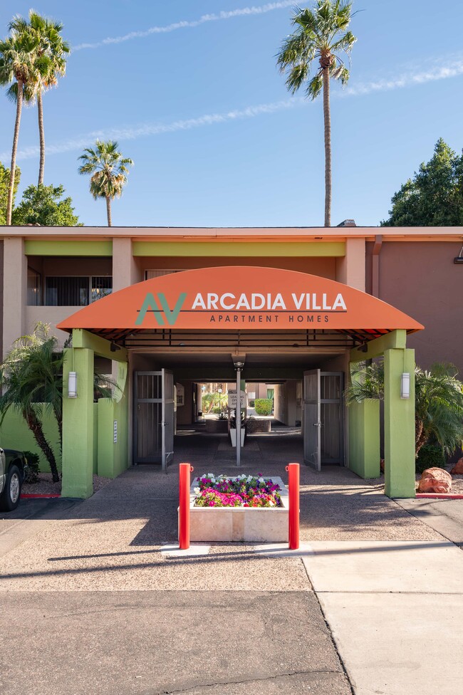 Arcadia Villa Apartments in Phoenix, AZ - Building Photo - Building Photo