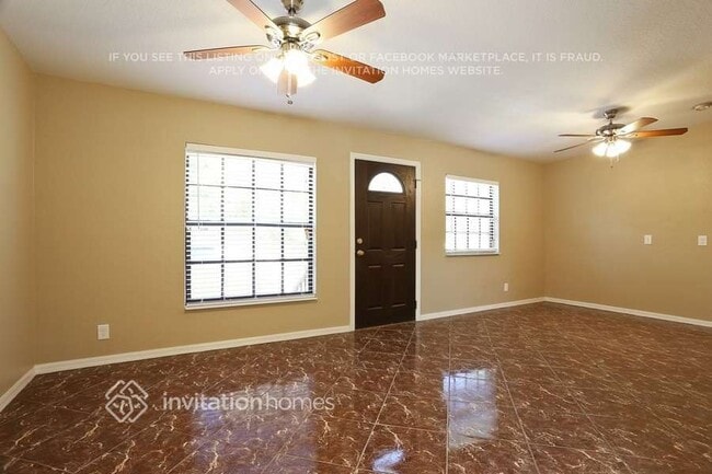 327 80th Ave NE in St. Petersburg, FL - Building Photo - Building Photo