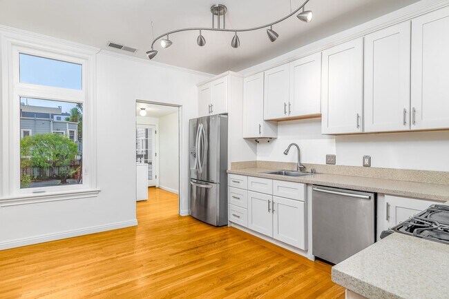 305 30th St in San Francisco, CA - Building Photo - Building Photo