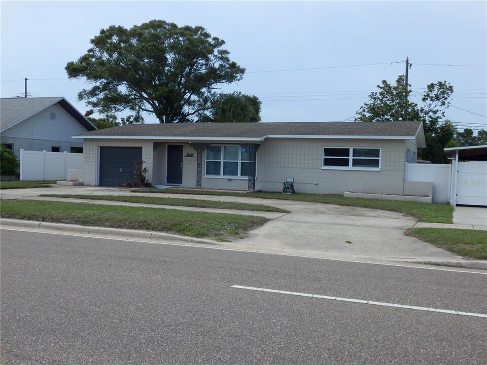 4547 54th Ave N in St. Petersburg, FL - Building Photo